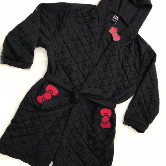 torrid Other - Torrid Hello Kitty Bathrobe 1/2X Quilted Bow